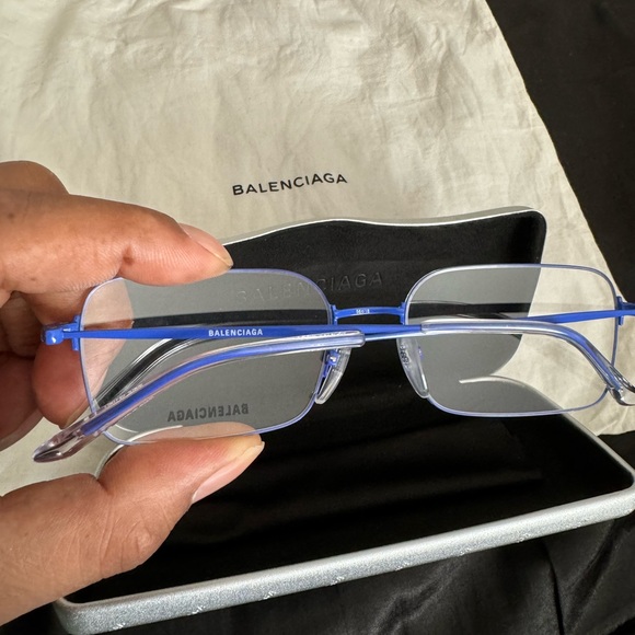 Balenciaga - Picture 3 of 7